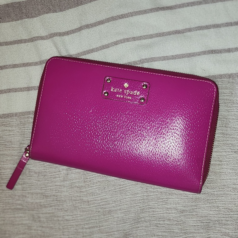 Kate spade leather zip wallet/clutch hot pink women's multicard holder pen